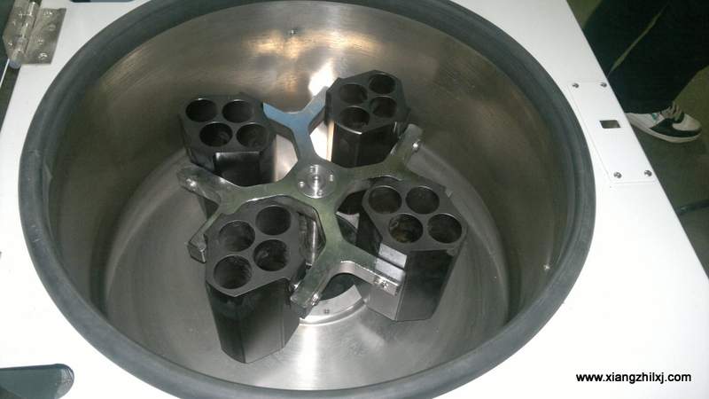 如何清洗離心機(jī)？湘智離心機(jī)為您支招